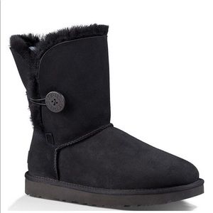 Black Bailey Button UGG